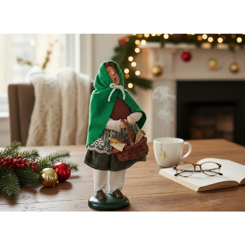 Byers Choice Caroler Girl w Basket of Fish 2002 Dickens Christmas Figure